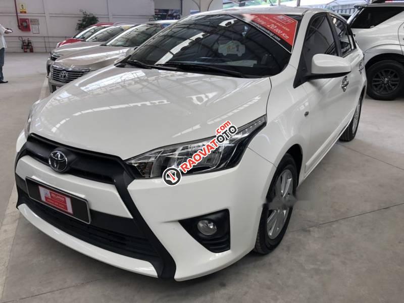 Cần bán lại xe Toyota Yaris 1.3E năm 2015, màu trắng-1