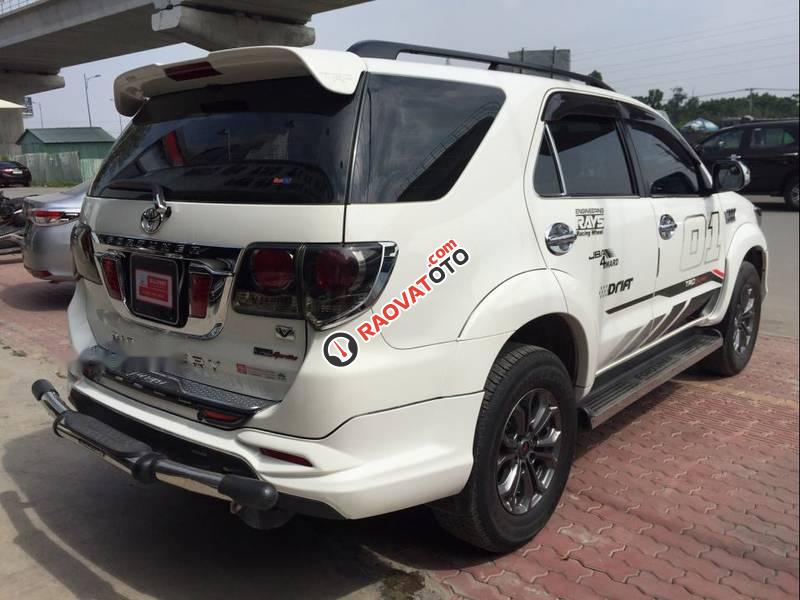Cần bán lại xe Toyota Fortuner TRD 2016, màu trắng, giá 930tr-5