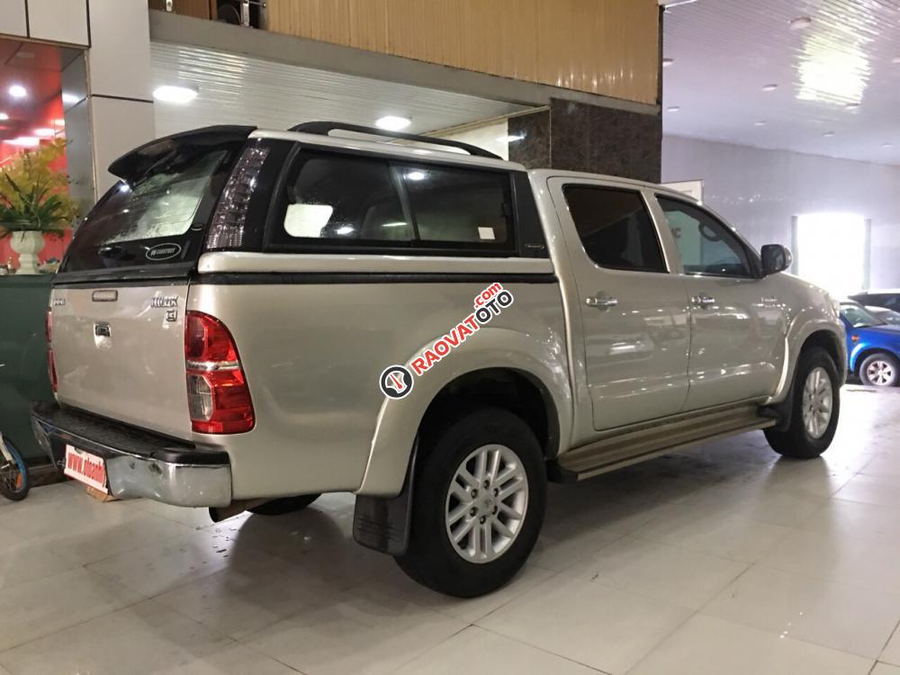 Cần bán gấp Toyota Hilux 3.0G sản xuất năm 2011, màu bạc, nhập khẩu Thái Lan số sàn-6