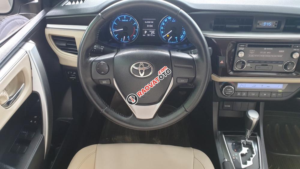 Cần bán lại xe Toyota Corolla altis 1.8G sản xuất 2014, màu bạc xe gia đình giá cạnh tranh-9