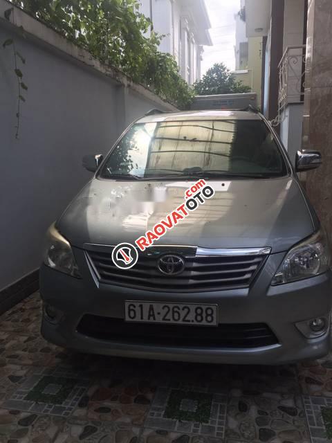 Bán Toyota Innova V sản xuất năm 2012, màu bạc số tự động-3