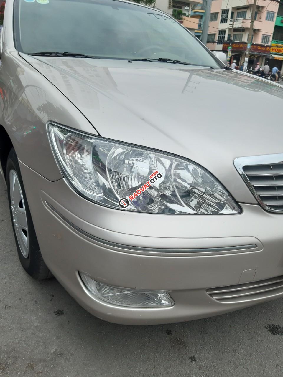 Bán xe Toyota Camry 2.4 model 2003, màu bạc, nhập khẩu còn rất mới, giá 333tr-7
