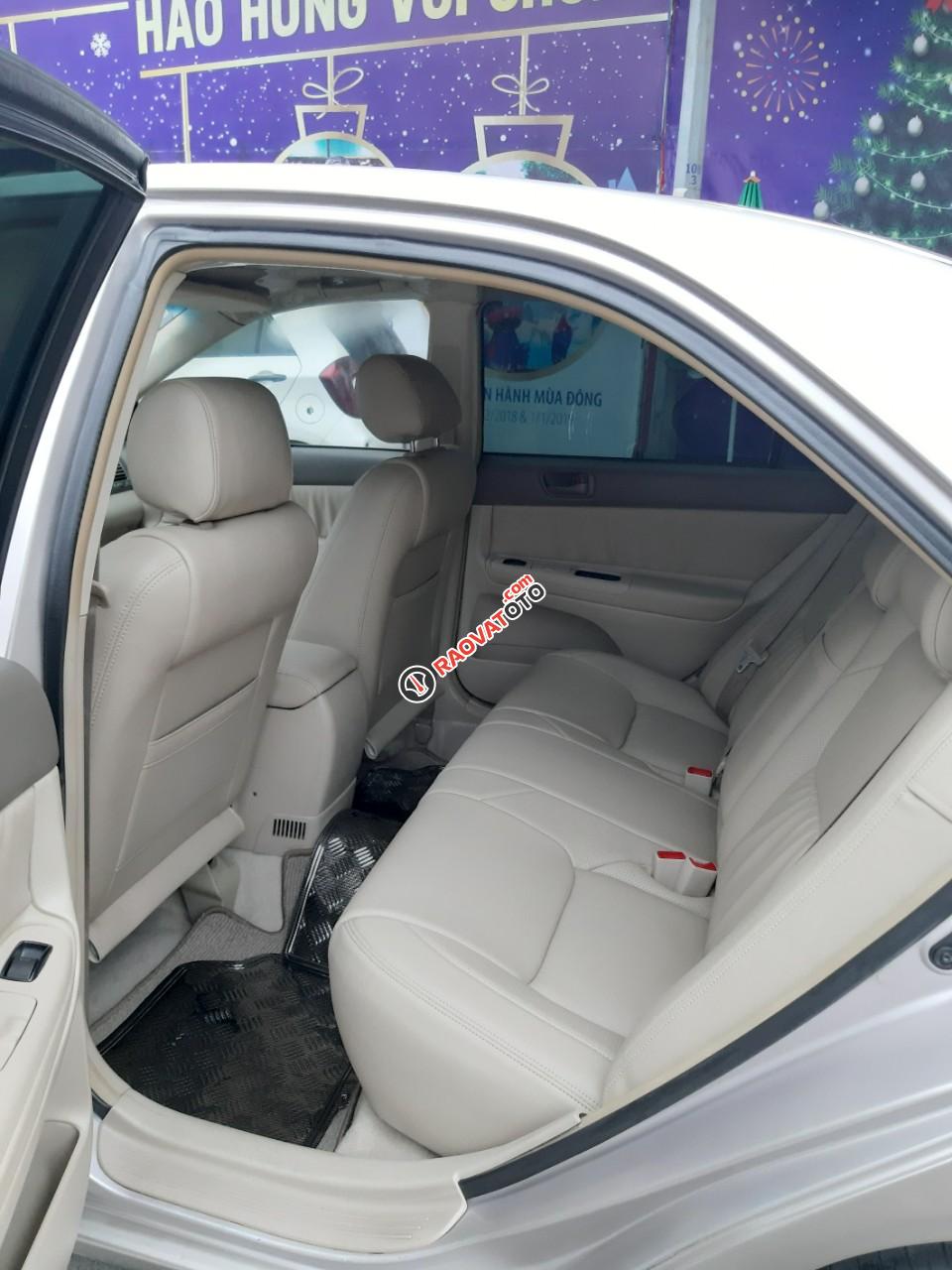 Bán xe Toyota Camry 2.4 model 2003, màu bạc, nhập khẩu còn rất mới, giá 333tr-2