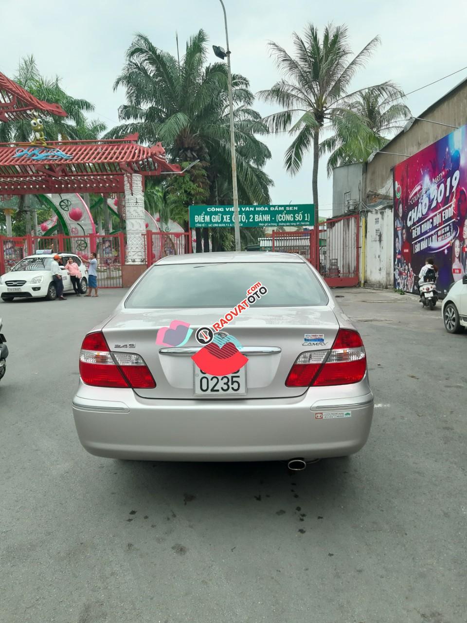 Bán xe Toyota Camry 2.4 model 2003, màu bạc, nhập khẩu còn rất mới, giá 333tr-0