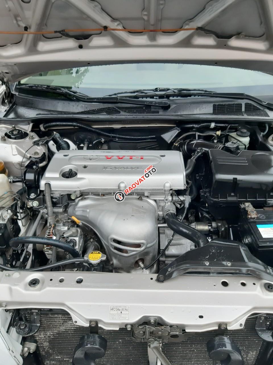 Bán xe Toyota Camry 2.4 model 2003, màu bạc, nhập khẩu còn rất mới, giá 333tr-5
