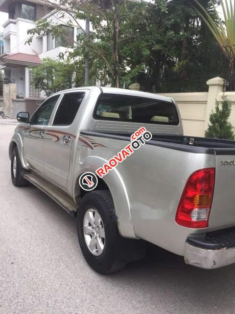 Bán Toyota Hilux 3.0 G đời 2011, màu bạc, nhập khẩu nguyên chiếc-3