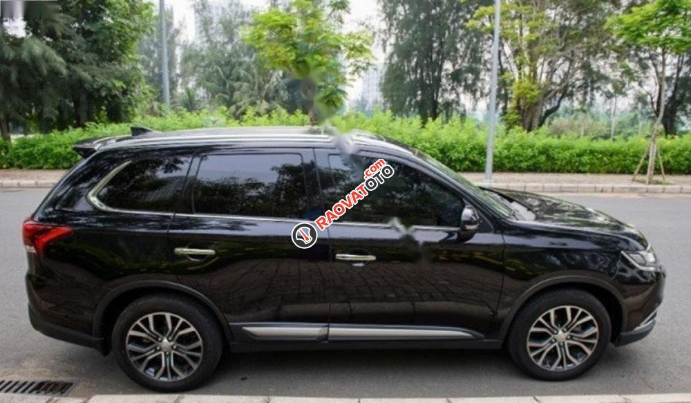 Cần bán xe Outlander màu đen, sản xuất 2017, mới đi 7000km, xe nhập Nhật, đẹp như mới-5