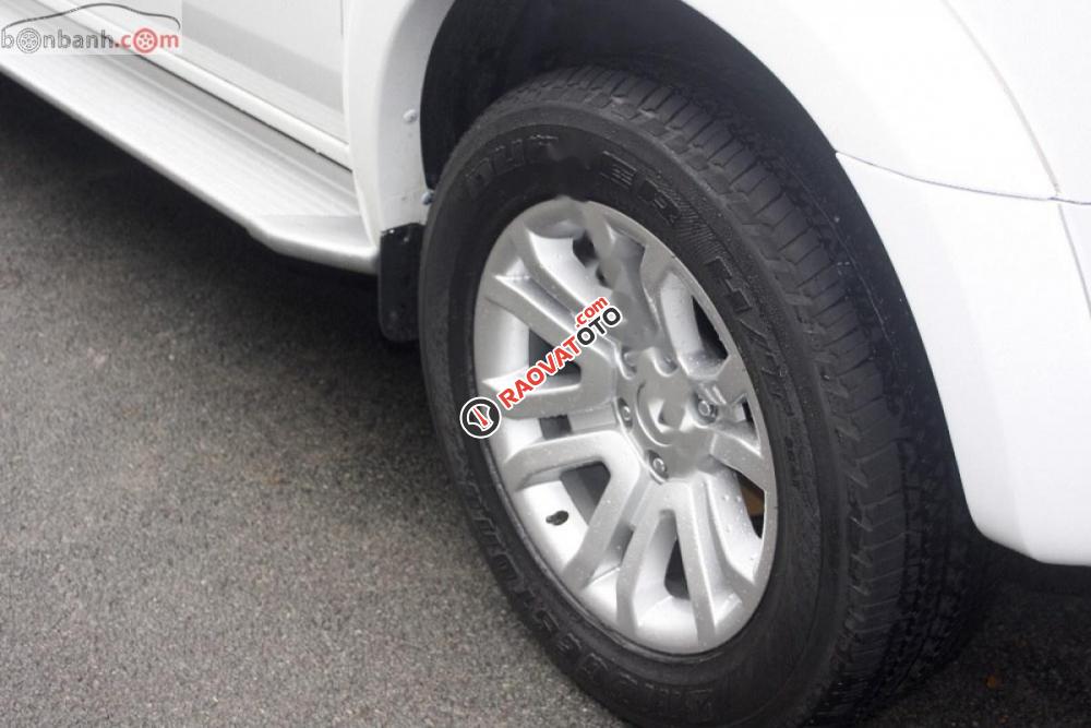 Bán xe Ford Everest AT 2014 màu trắng, xe còn rất mới-4