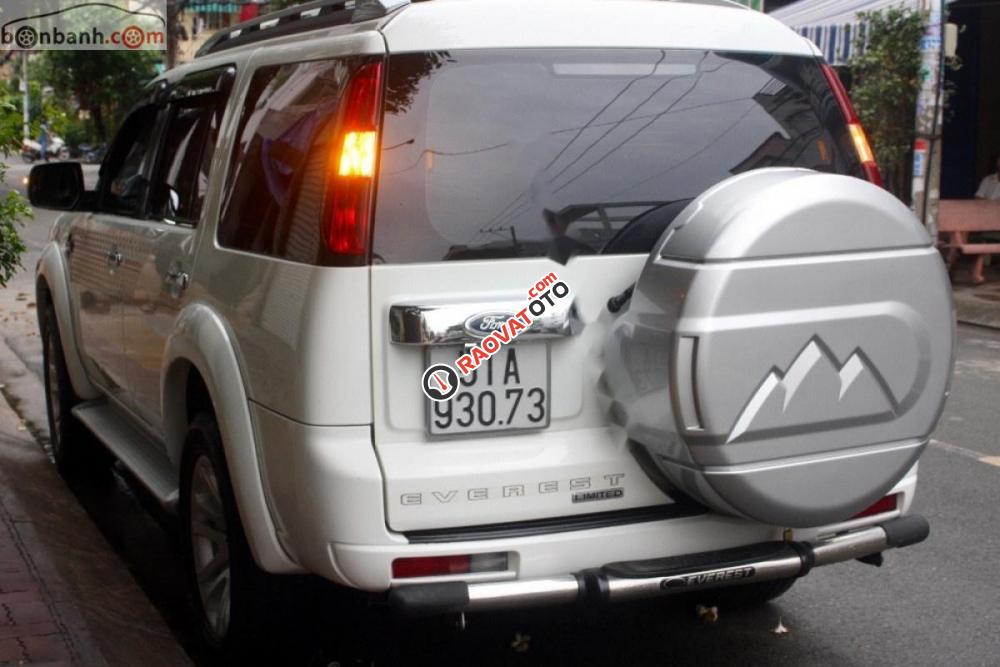 Bán xe Ford Everest AT 2014 màu trắng, xe còn rất mới-6