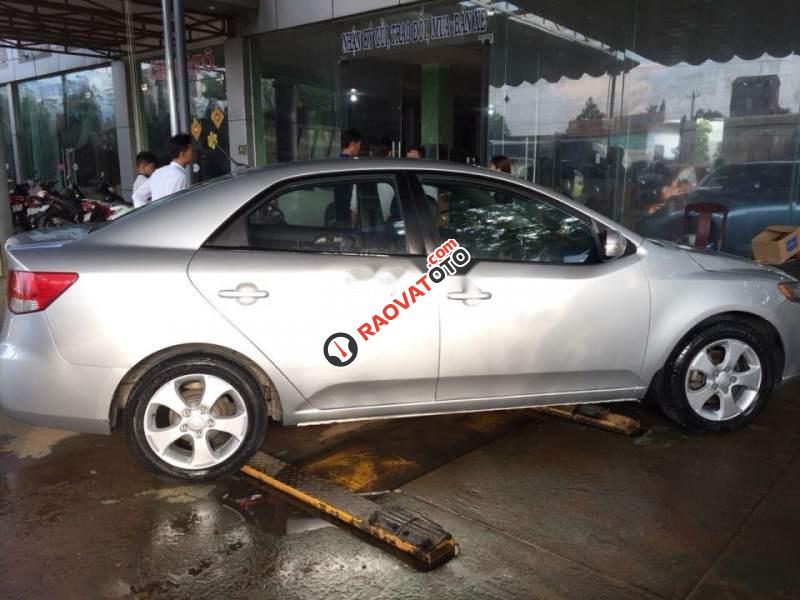 Bán Kia Cerato MT 2009, màu bạc, xe đẹp, máy móc tốt-2