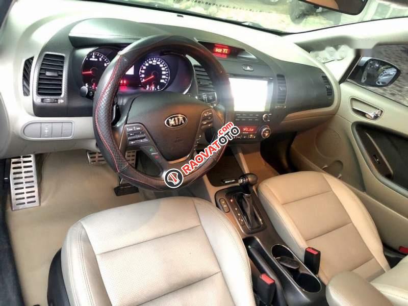 Bán ô tô Kia K3 2.0 đời 2016, màu trắng, xe nhập, 565tr-2