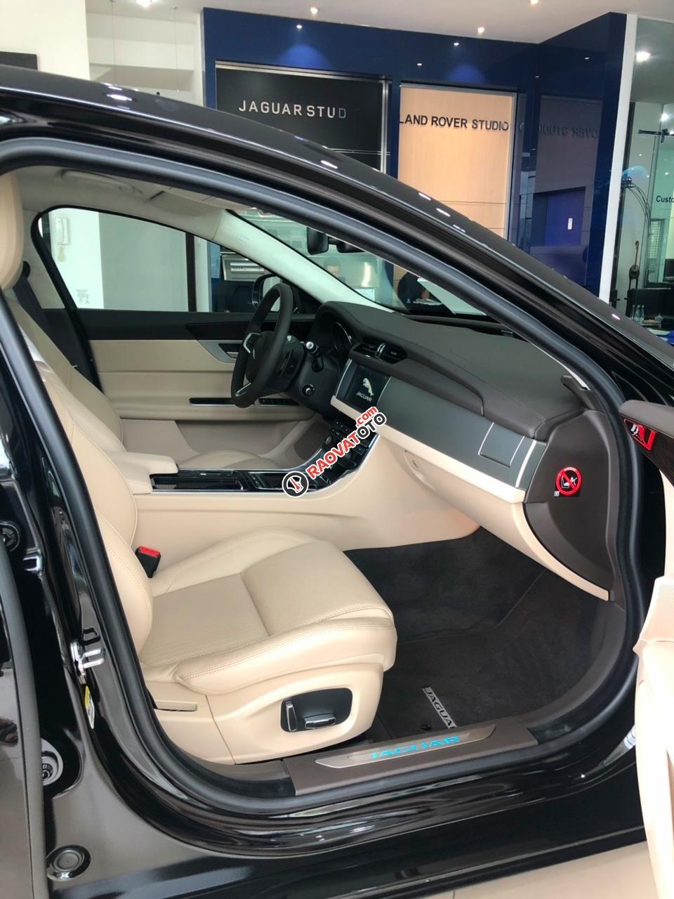Bán Jaguar XF Prestige 2018 - 2019 màu trắng, xe nhập Anh, tặng bảo dưỡng, bảo hành - 0932222253 giao ngay-2