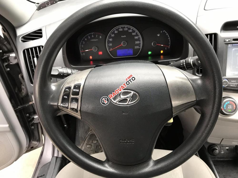 Bán Hyundai Avante 1.6 MT màu xám chuột, số sàn, sản xuất 2011, biển Sài Gòn-6