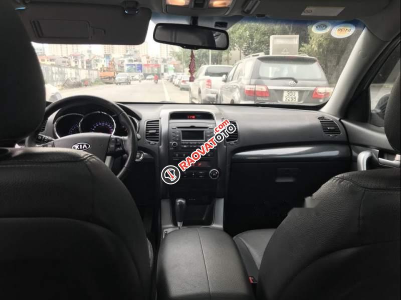 Cần bán gấp Kia Sorento 2.4 AT 2013, màu xám, giá 636tr-3