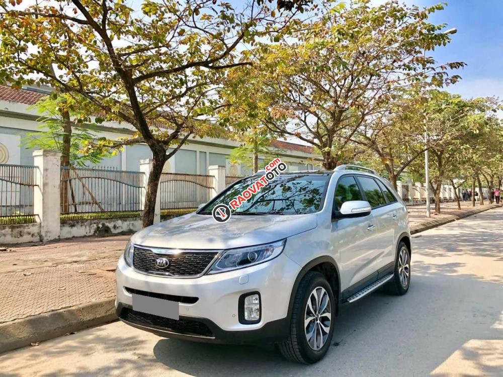 Bán xe Kia Sorento GAT 2017, máy xăng, màu bạc-0