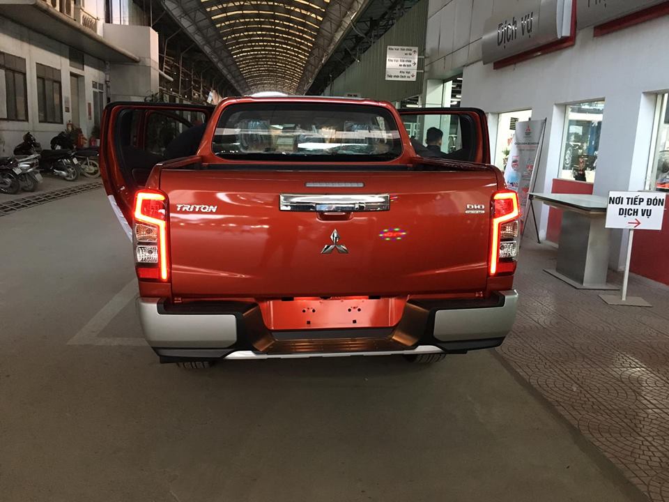 Lô xe Mitsubishi Triton 2019 đã xuất hiện tại đại lý Hà Nội chờ ra mắt 4dfff