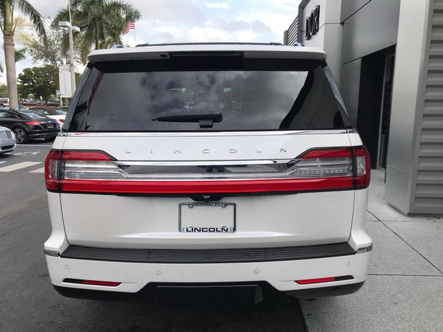 Bán Lincoln Navigator Balck Label L 2019, màu trắng, xe nhập Mỹ-5