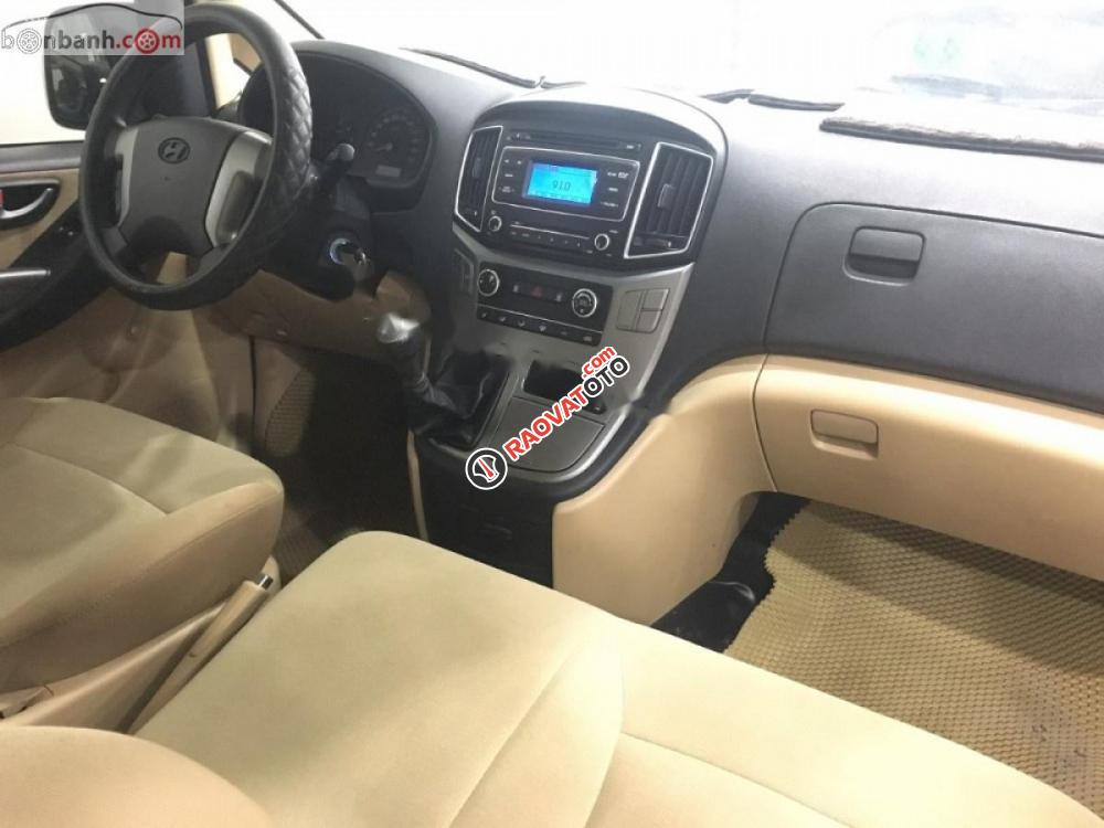 Car Center bán Hyundai Starex 2.5 MT sản xuất 2016, màu đen, nhập khẩu-3