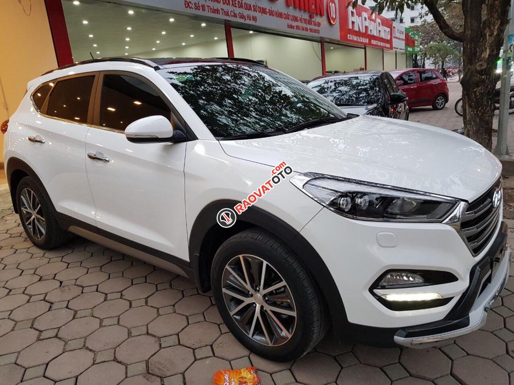 Cần bán Hyundai Tucson năm 2016 màu trắng, giá 915 triệu nhập khẩu-8