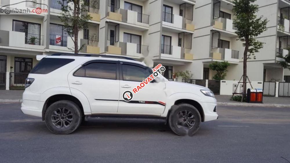 Chính chủ bán Toyota Fortuner TRD Sportivo 4x2 AT 2015, màu trắng, giá chỉ 825 triệu-9