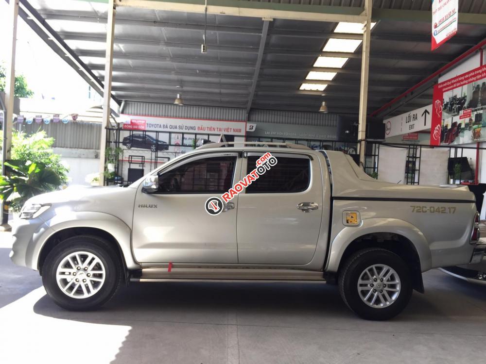 Bán Toyota Hilux 2.4E đời 2014, màu bạc, xe bán tải máy dầu, số sàn, giá còn thương lượng-4