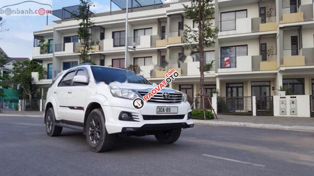 Chính chủ bán Toyota Fortuner TRD Sportivo 4x2 AT 2015, màu trắng, giá chỉ 825 triệu-8