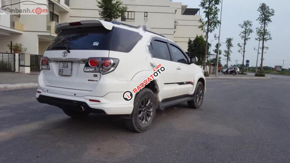 Chính chủ bán Toyota Fortuner TRD Sportivo 4x2 AT 2015, màu trắng, giá chỉ 825 triệu-4