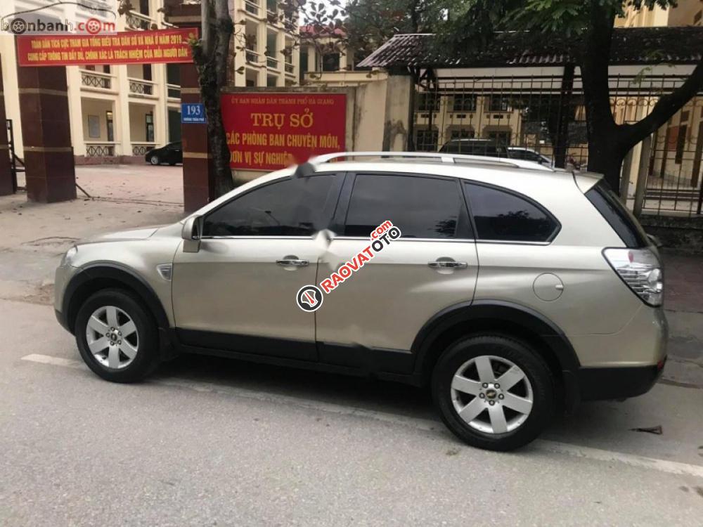 Bán xe Chevrolet Captiva Maxx đời 2010, màu vàng số sàn -6