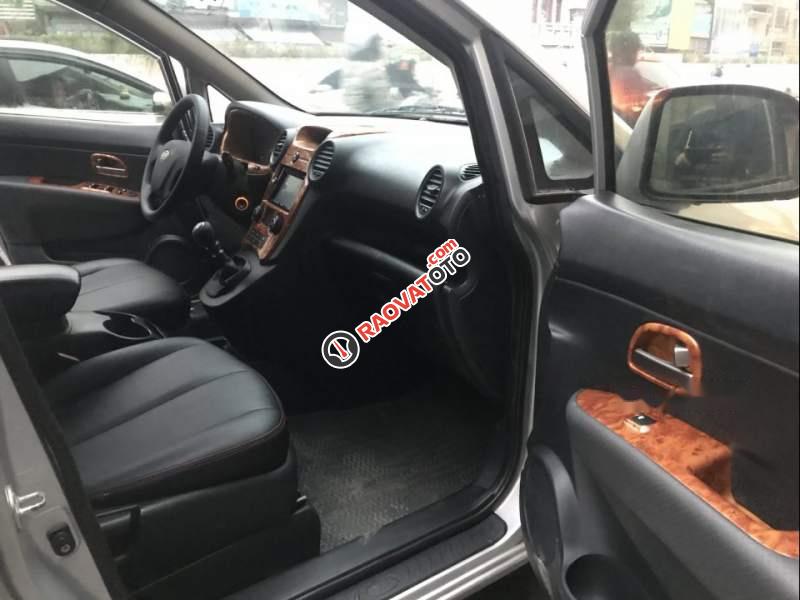 Cần bán lại xe Kia Carens MT năm 2011, màu bạc xe gia đình-3