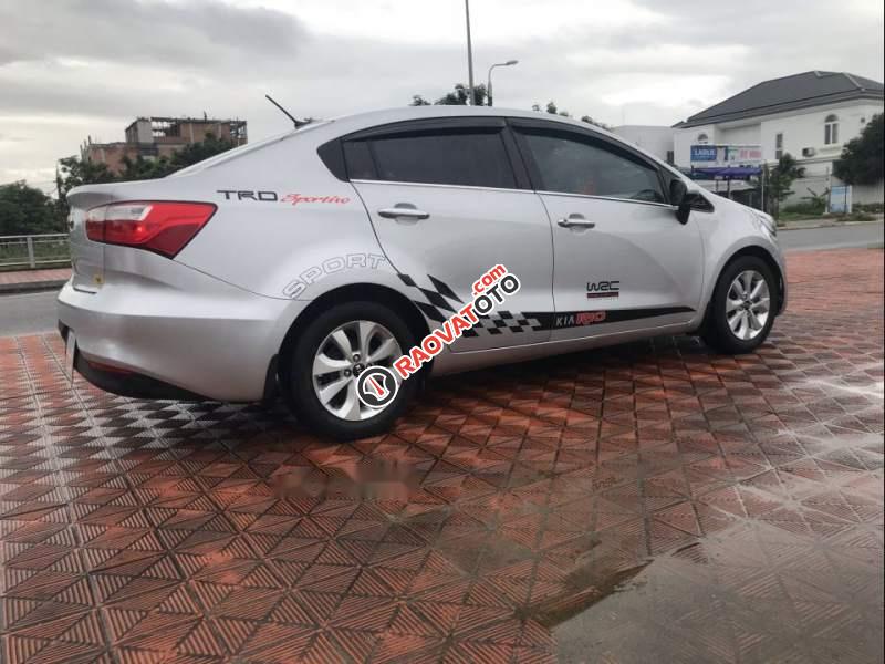 Cần bán lại xe Kia Rio MT đời 2015, màu bạc như mới -2