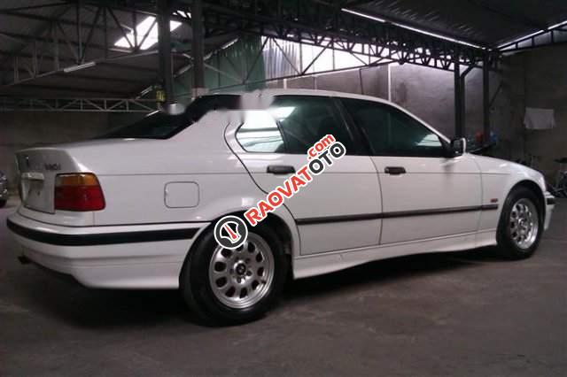 Cần bán BMW 3 Series 320i đời 1997, màu trắng, nhập khẩu, giá 150tr-1