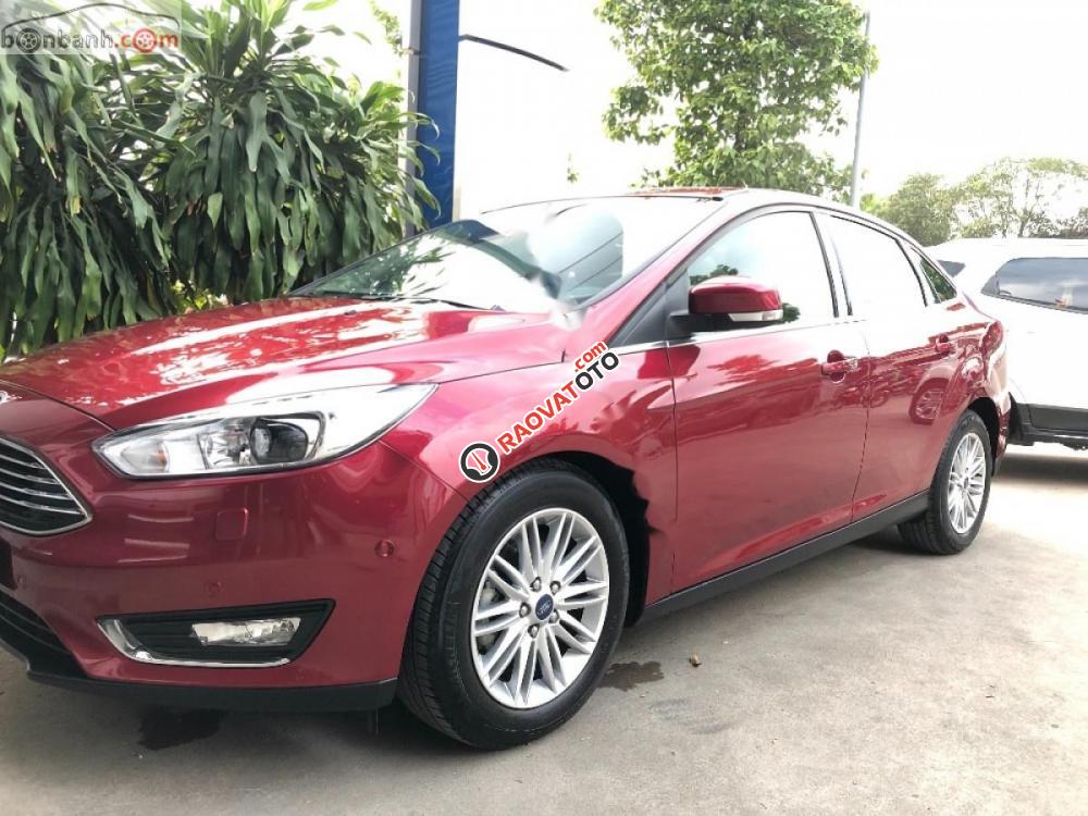 Cần bán gấp Ford Focus Titanium sản xuất 2016, màu đỏ ít sử dụng -5