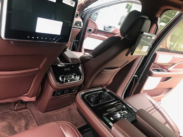 Cần bán xe Lincoln Navigator 570 đời 2019, màu đen, nhập khẩu nguyên chiếc-7