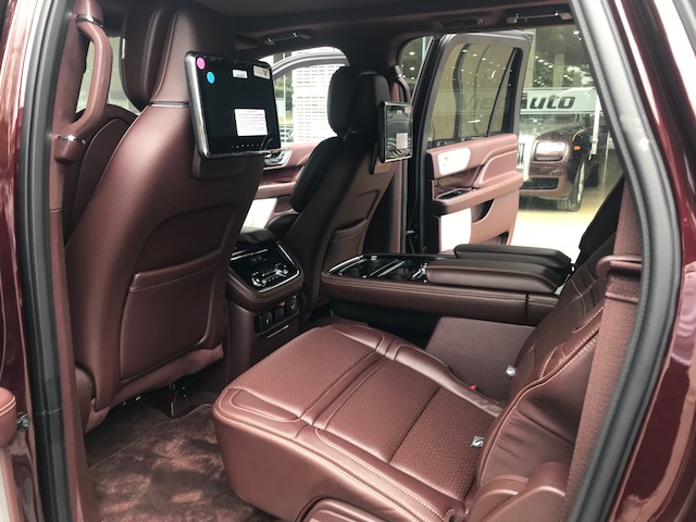 Cần bán xe Lincoln Navigator 570 đời 2019, màu đen, nhập khẩu nguyên chiếc-8