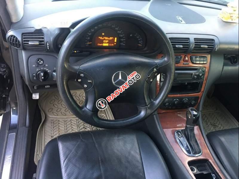 Cần bán lại xe Mercedes C200 đời 2001, màu đen, nhập khẩu nguyên chiếc-1