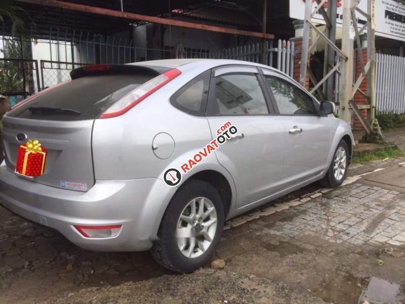 Bán Focus tự động, màu bạc, sản xuất 2009-2
