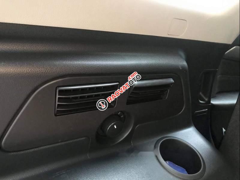 Cần bán xe Cherovlet Captiva Revv đời mới nhất, xe máy xăng 2.4LTZ bản full, màu trắng/ nội thất đen, sản xuất 2016-0