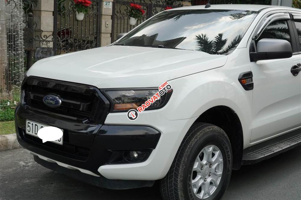 Ford Ranger XLS 4x2 màu trắng 2017, số tự động-1