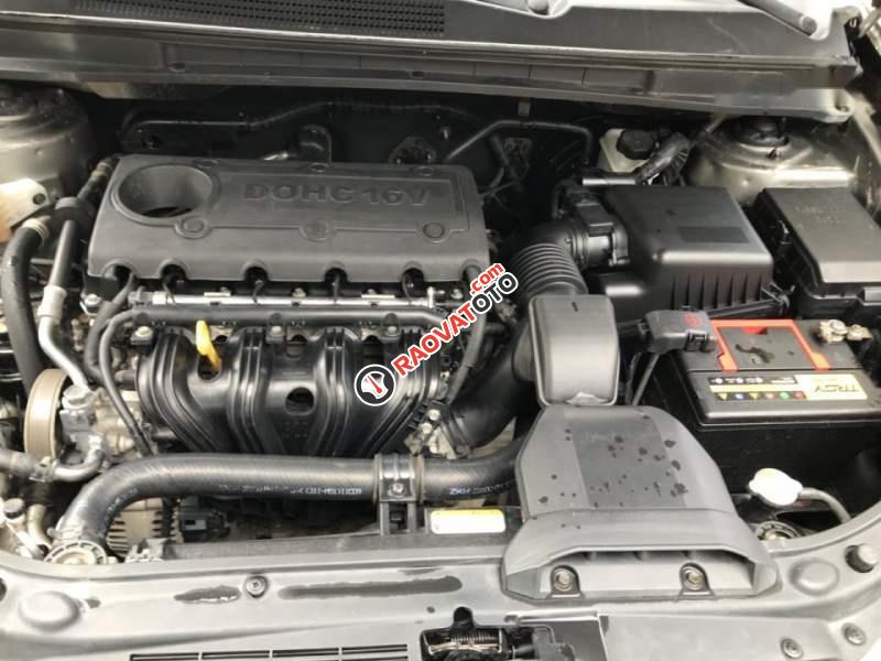 Bán ô tô cũ Kia Carens MT sản xuất 2011-1