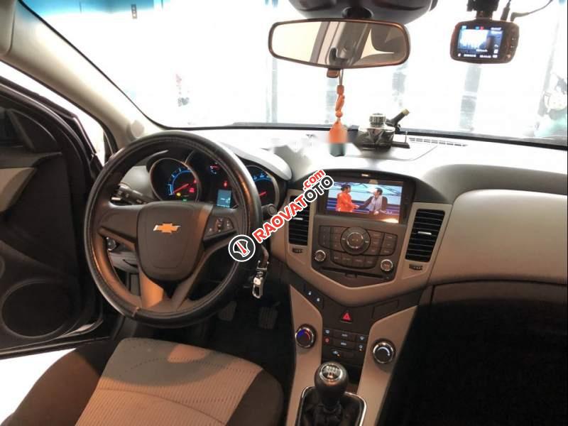 Bán xe Chevrolet Cruze LS năm sản xuất 2015, màu đen-2