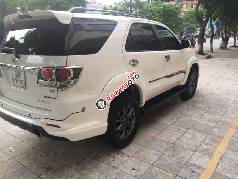 Bán xe Toyota Fortuner Sportivo năm sản xuất 2016, màu trắng chính chủ, giá tốt-1