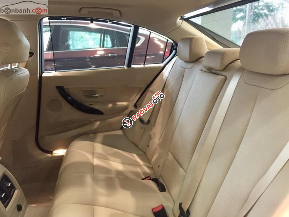 Cần bán BMW 320i năm sản xuất 2017, màu trắng, xe nhập-4