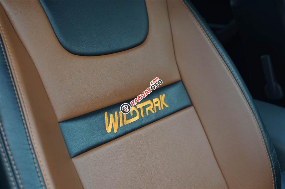 Ford Ranger XLS 4x2 màu trắng 2017, số tự động-6