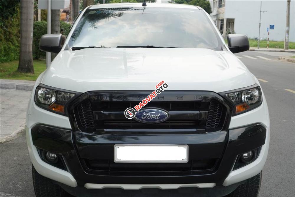 Ford Ranger XLS 4x2 màu trắng 2017, số tự động-0