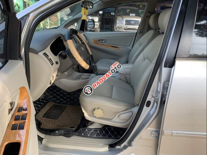 Bán Toyota Innova 2.0 V đời 2009, màu bạc, nhập khẩu  -3