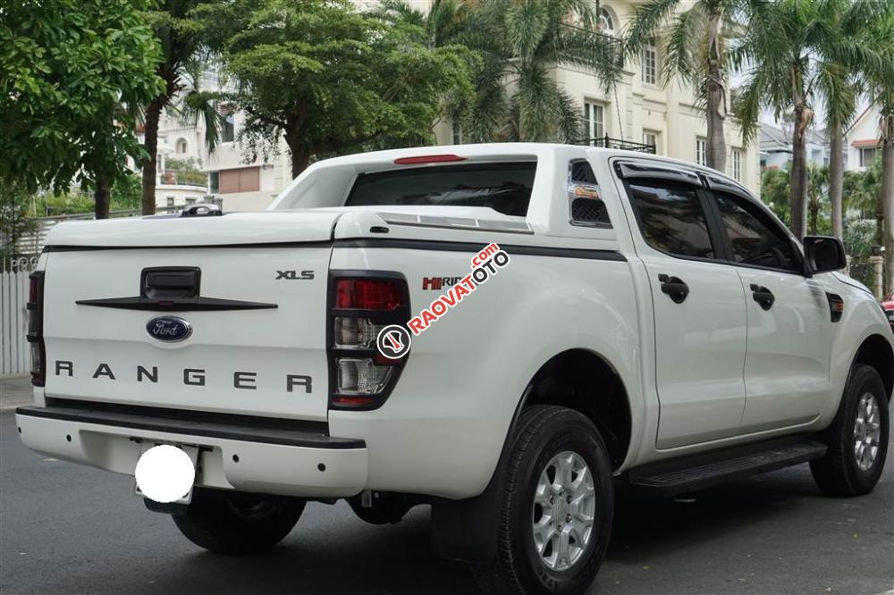 Ford Ranger XLS 4x2 màu trắng 2017, số tự động-4