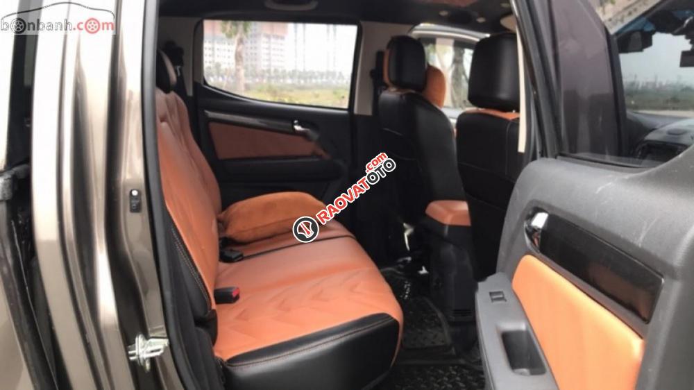Bán xe Chevrolet Colorado LTZ 2.8 - 4x4 màu nâu (Số sàn - máy dầu), ký lần đầu 6/2015-3