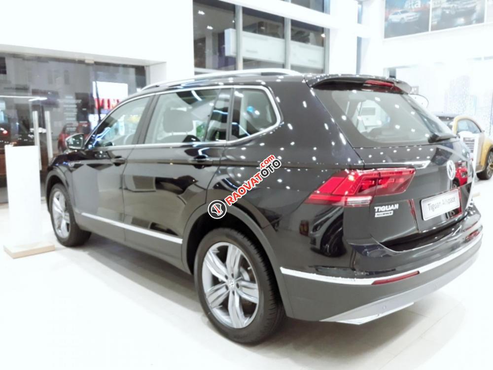 Cần bán Volkswagen Tiguan 2.0 năm 2019, màu đen -2