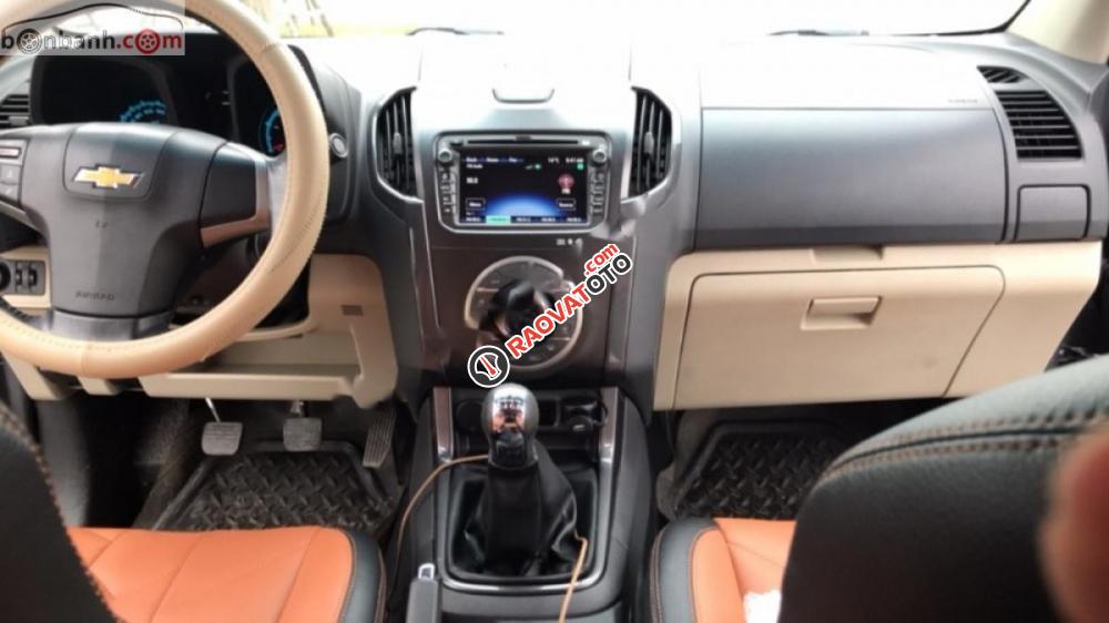 Bán xe Chevrolet Colorado LTZ 2.8 - 4x4 màu nâu (Số sàn - máy dầu), ký lần đầu 6/2015-2