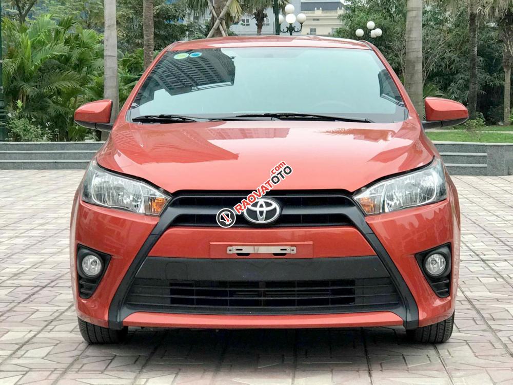 Bán xe Toyota Yaris 1.3E 2015, màu đỏ, số tự động, lăn bánh 4000 km-0